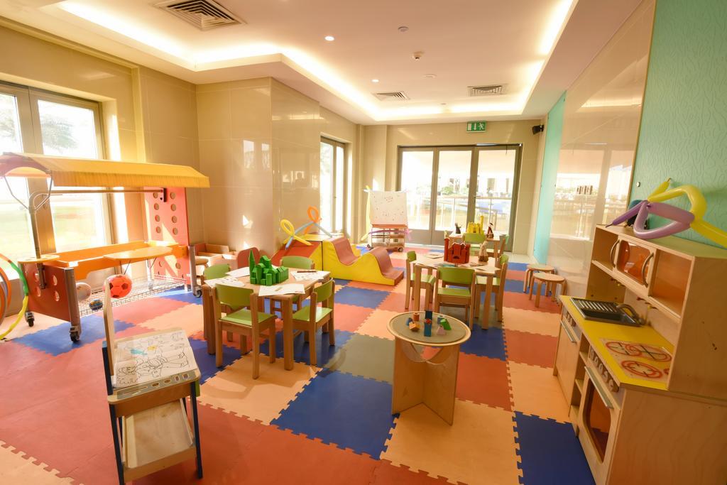 فندق باهي قصر عجمان المظهر الخارجي الصورة A nursery in Dubai